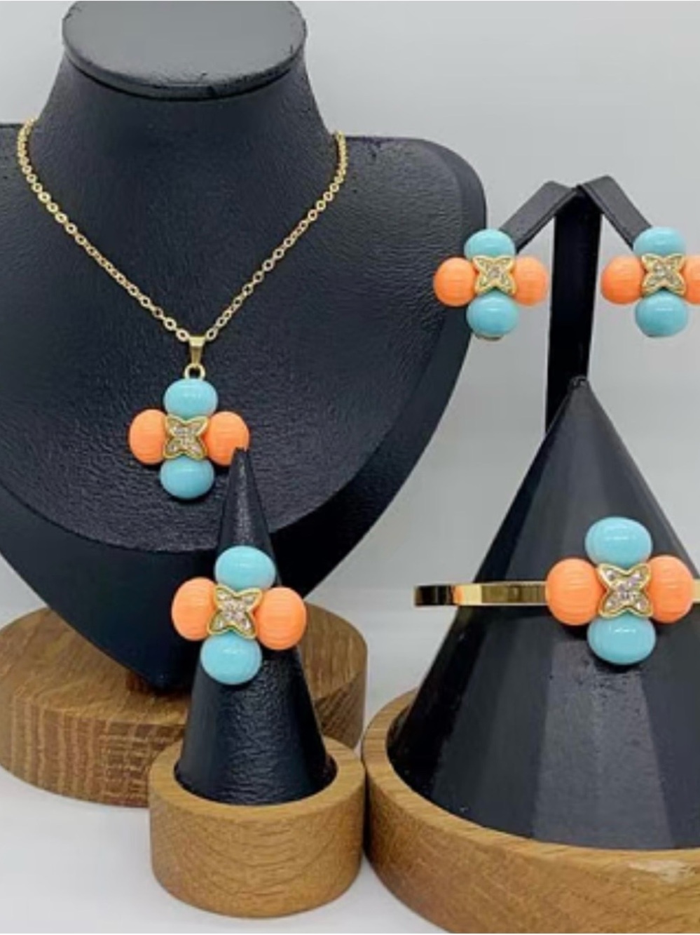 Turquoise & Coral Flower Cluster Jewelry Set - Gold Tone